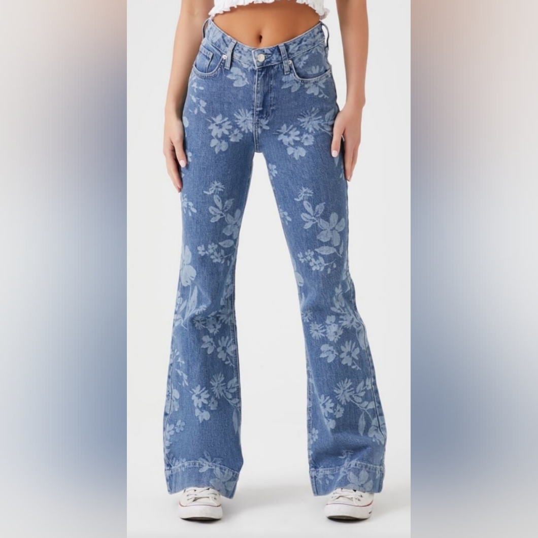 Forever 22 Floral Print Wide Leg Flare Jeans, Medium Denim, Size 25
